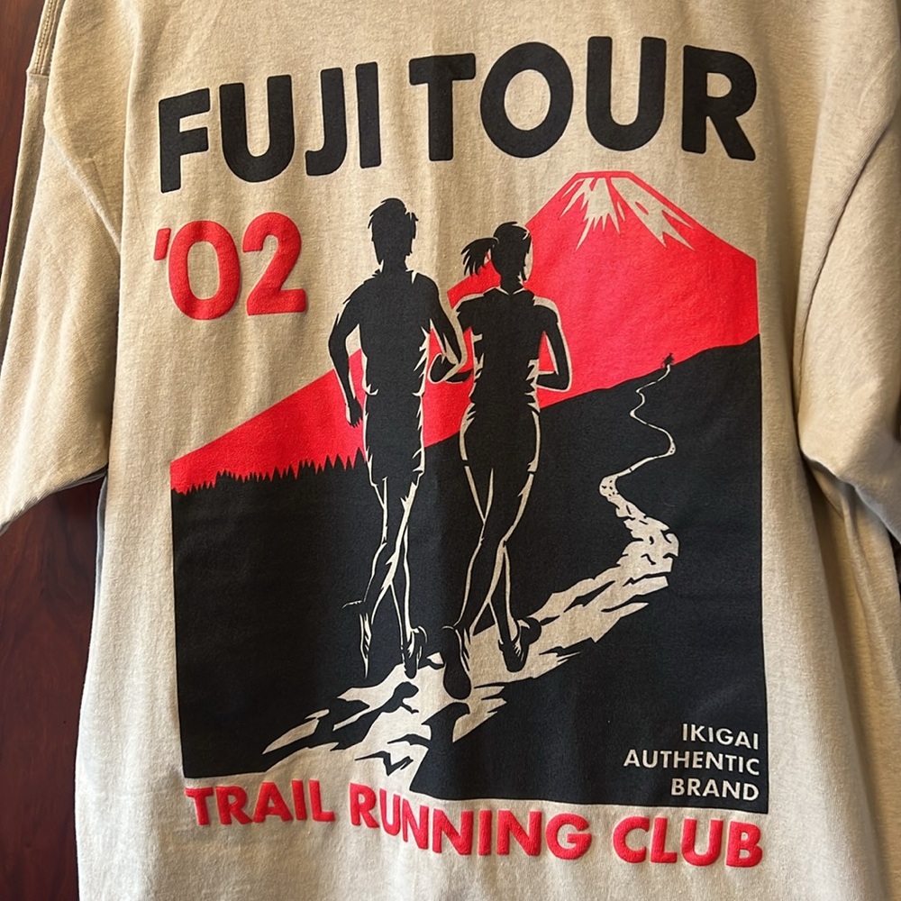 Brand New Ikigai Fuji Tour Trail Running Club Beige,Red &Black Rare 2002 T-Shirt